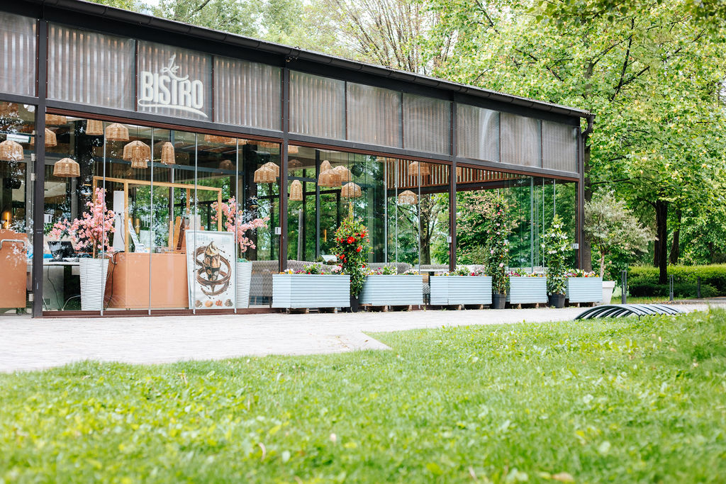 Le Bistro
